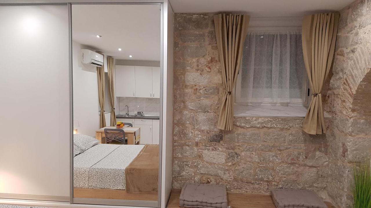 Ferienwohnung Tales Of Split - 100 Meters From The Seafront Exterior foto