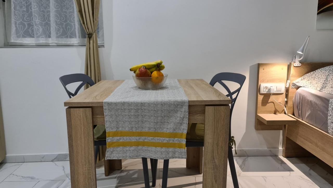 Ferienwohnung Tales Of Split - 100 Meters From The Seafront Exterior foto