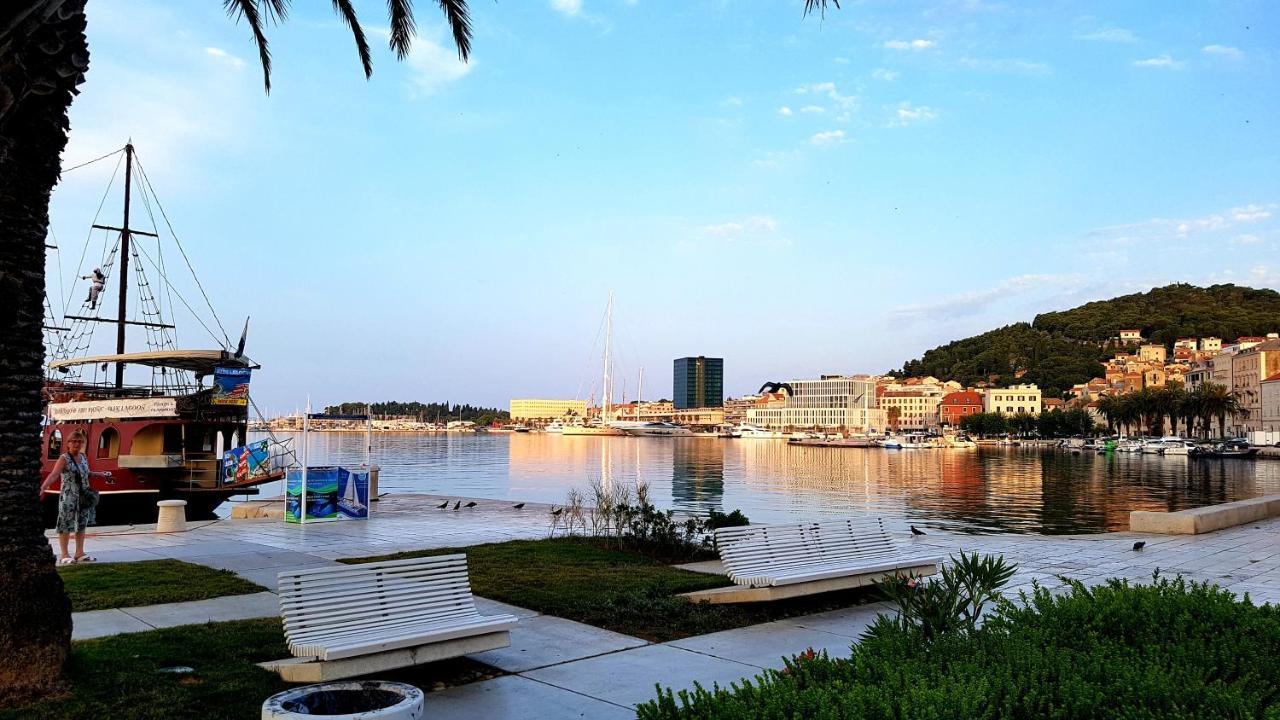 Ferienwohnung Tales Of Split - 100 Meters From The Seafront Exterior foto